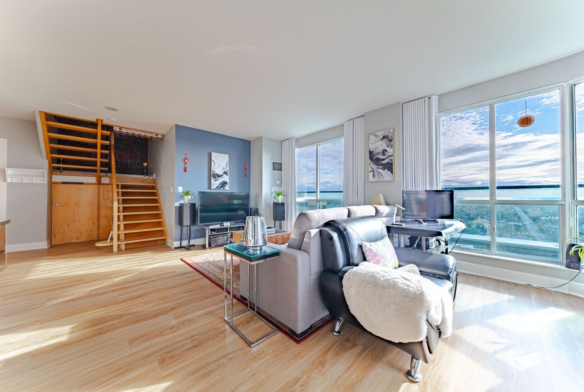 7 Lorraine Drive Toronto 7 Lorraine Drive Toronto