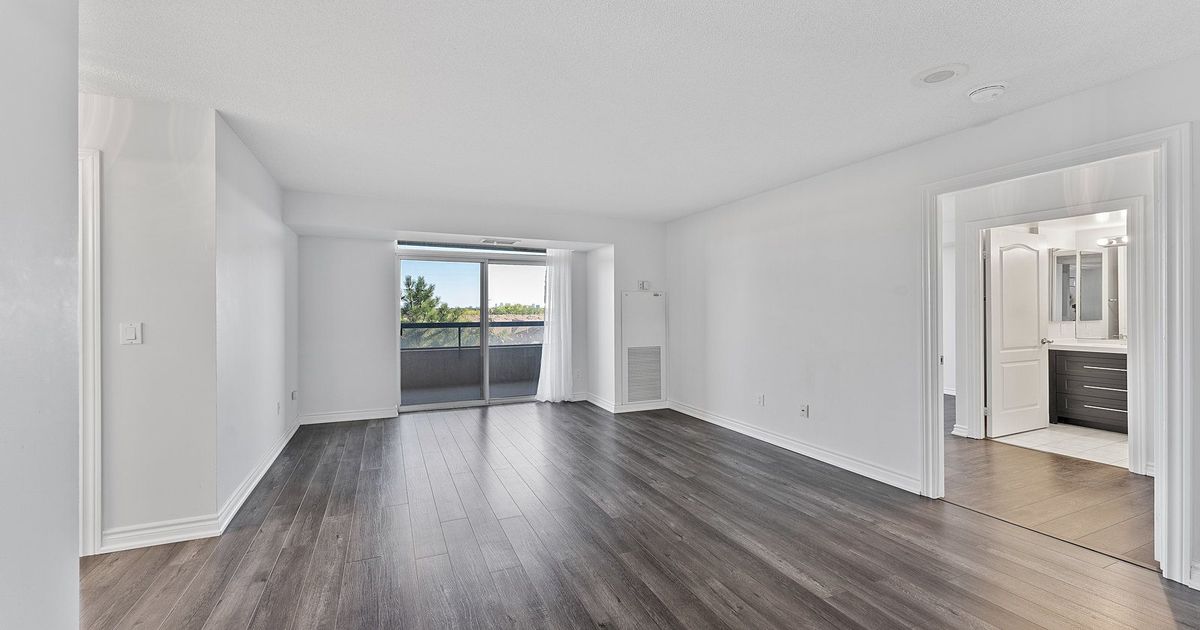 18 Sommerset Way Toronto