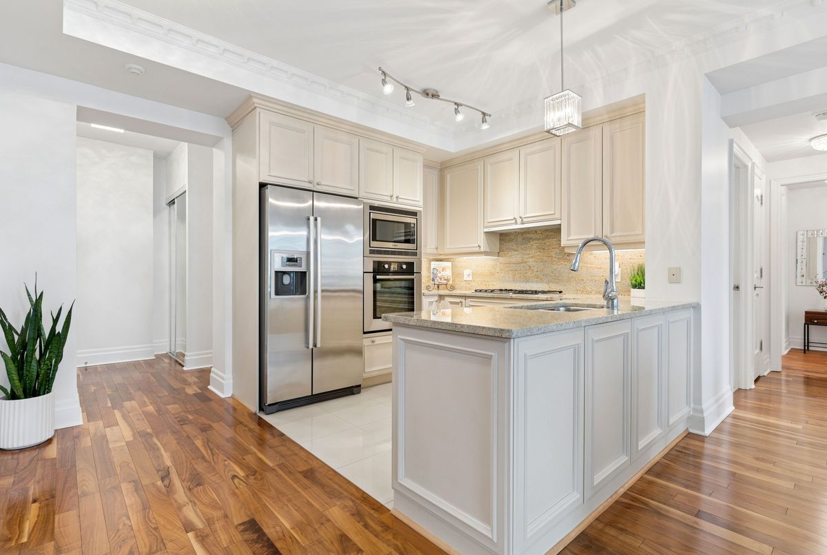 16 Harbour Street Toronto 16 Harbour Street Toronto