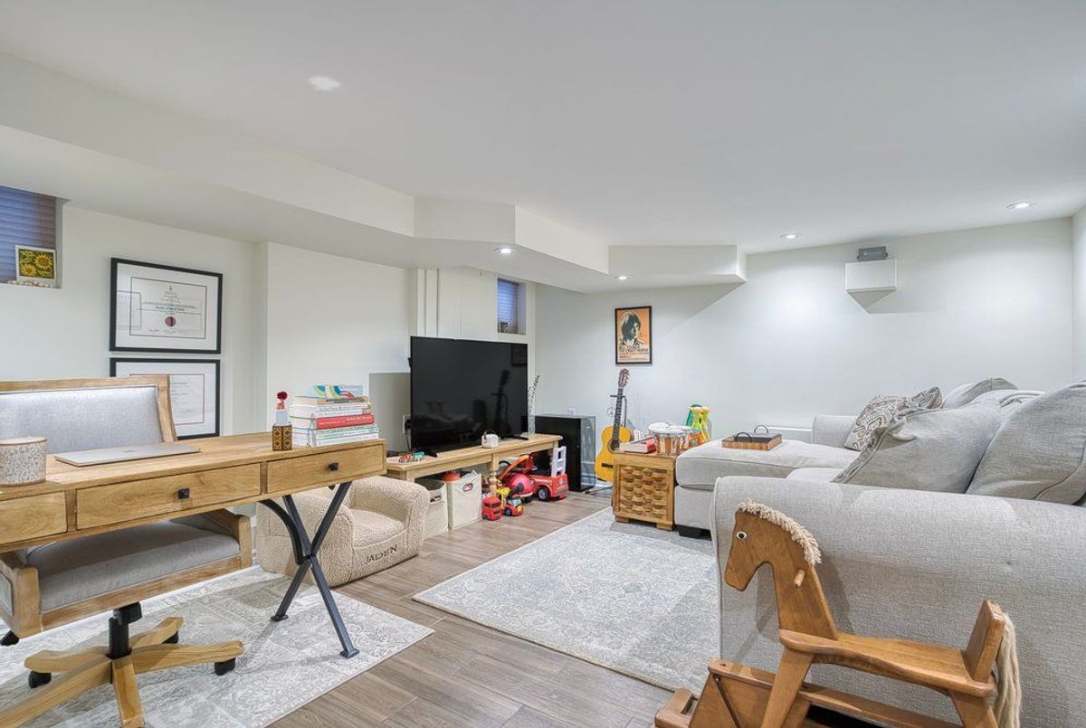 554 Balliol Street Toronto 554 Balliol Street Toronto