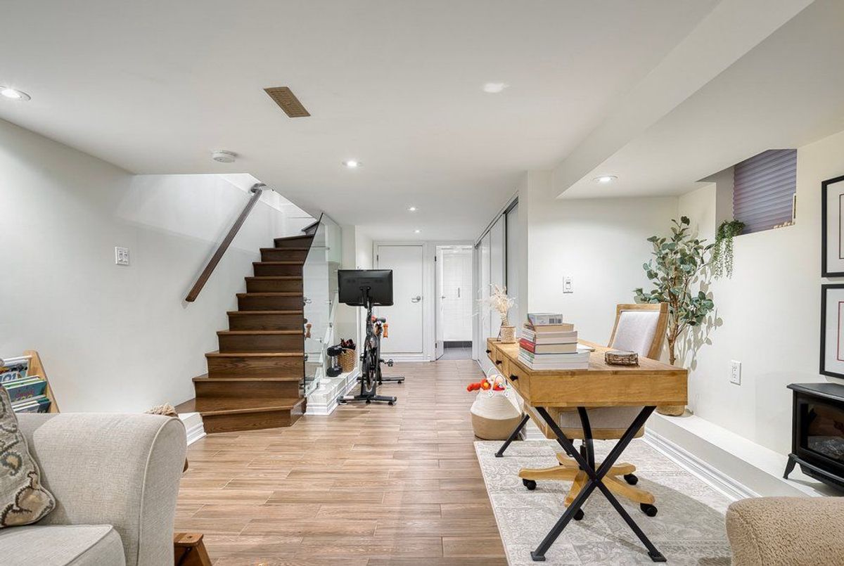 554 Balliol Street Toronto 554 Balliol Street Toronto