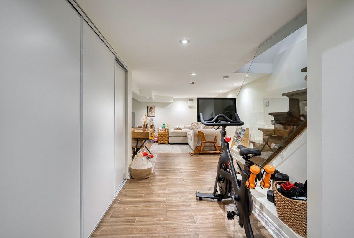 554 Balliol Street Toronto 554 Balliol Street Toronto