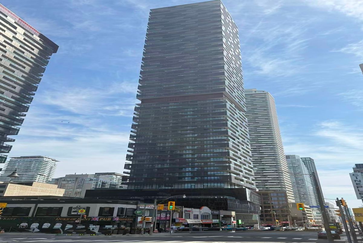 8 Eglinton Avenue E Toronto 8 Eglinton Avenue E Toronto