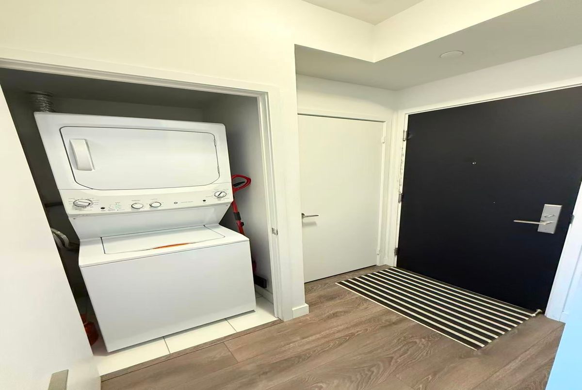 8 Eglinton Avenue E Toronto 8 Eglinton Avenue E Toronto