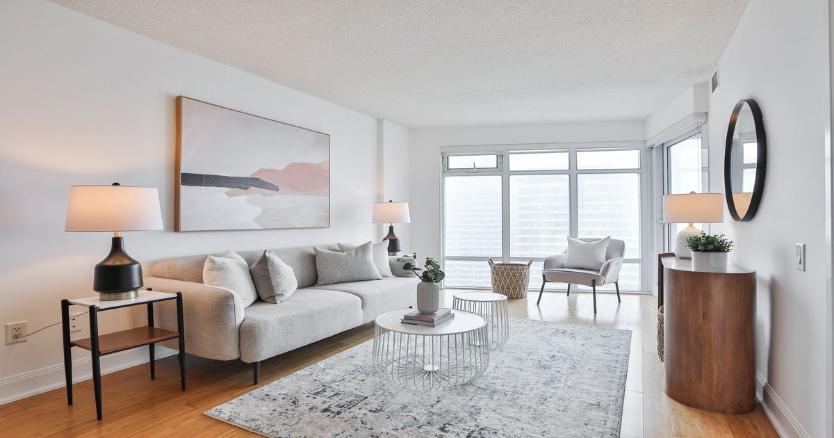 2181 Yonge Street Toronto