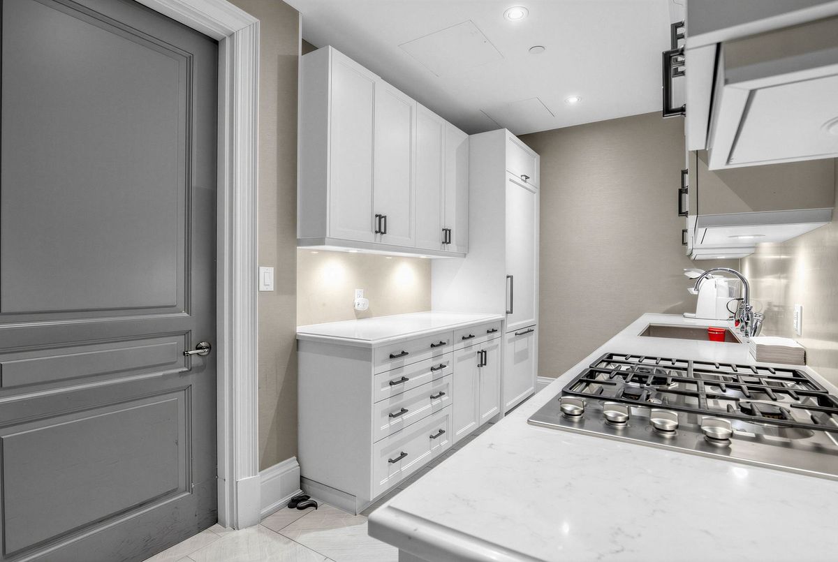 133 Hazelton Avenue Toronto 133 Hazelton Avenue Toronto