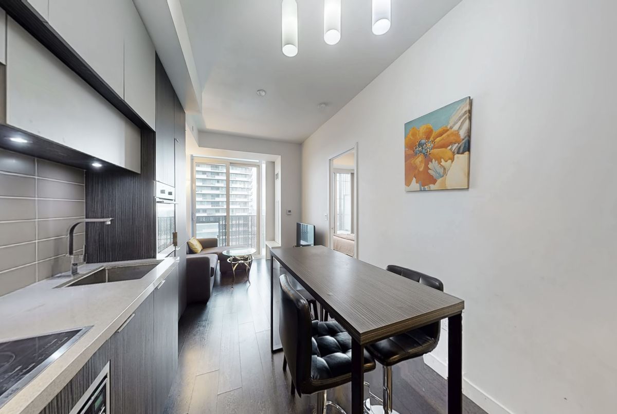 8 Eglinton Avenue E Toronto 8 Eglinton Avenue E Toronto