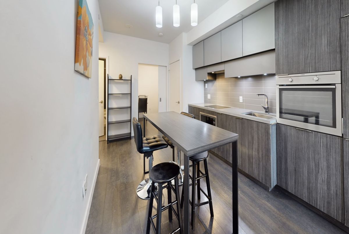 8 Eglinton Avenue E Toronto 8 Eglinton Avenue E Toronto