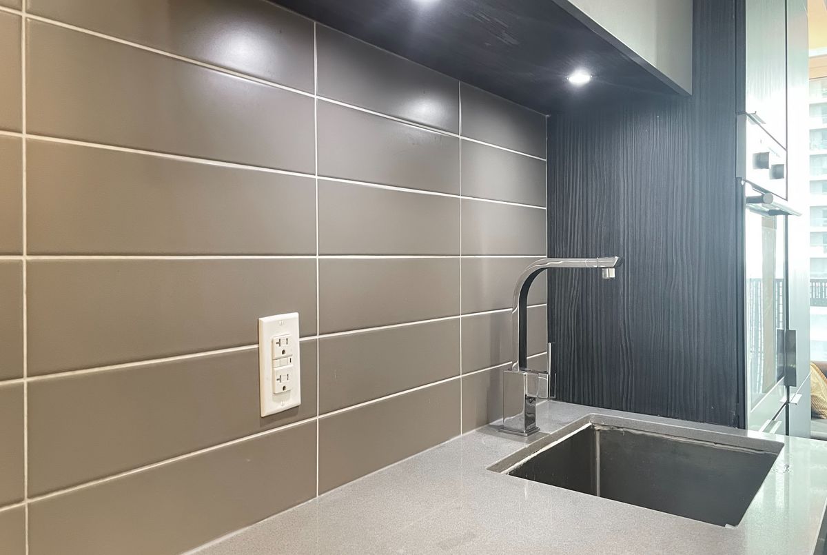 8 Eglinton Avenue E Toronto 8 Eglinton Avenue E Toronto