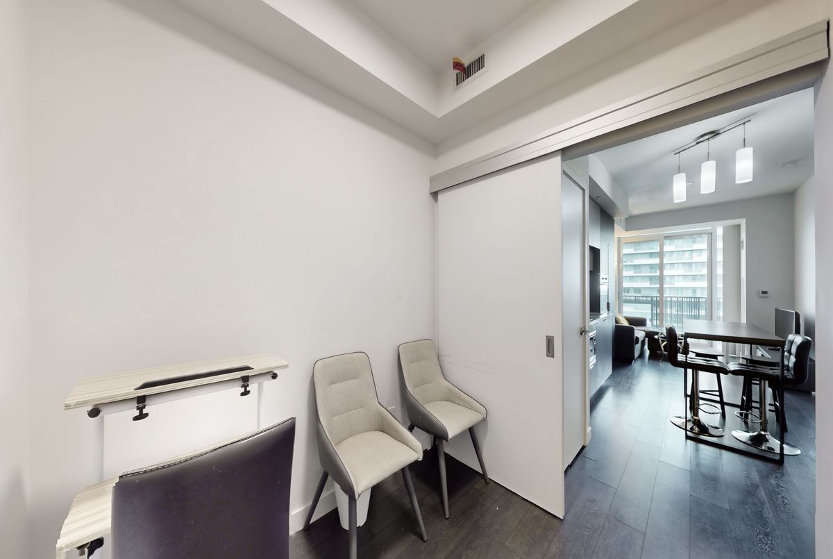 8 Eglinton Avenue E Toronto 8 Eglinton Avenue E Toronto