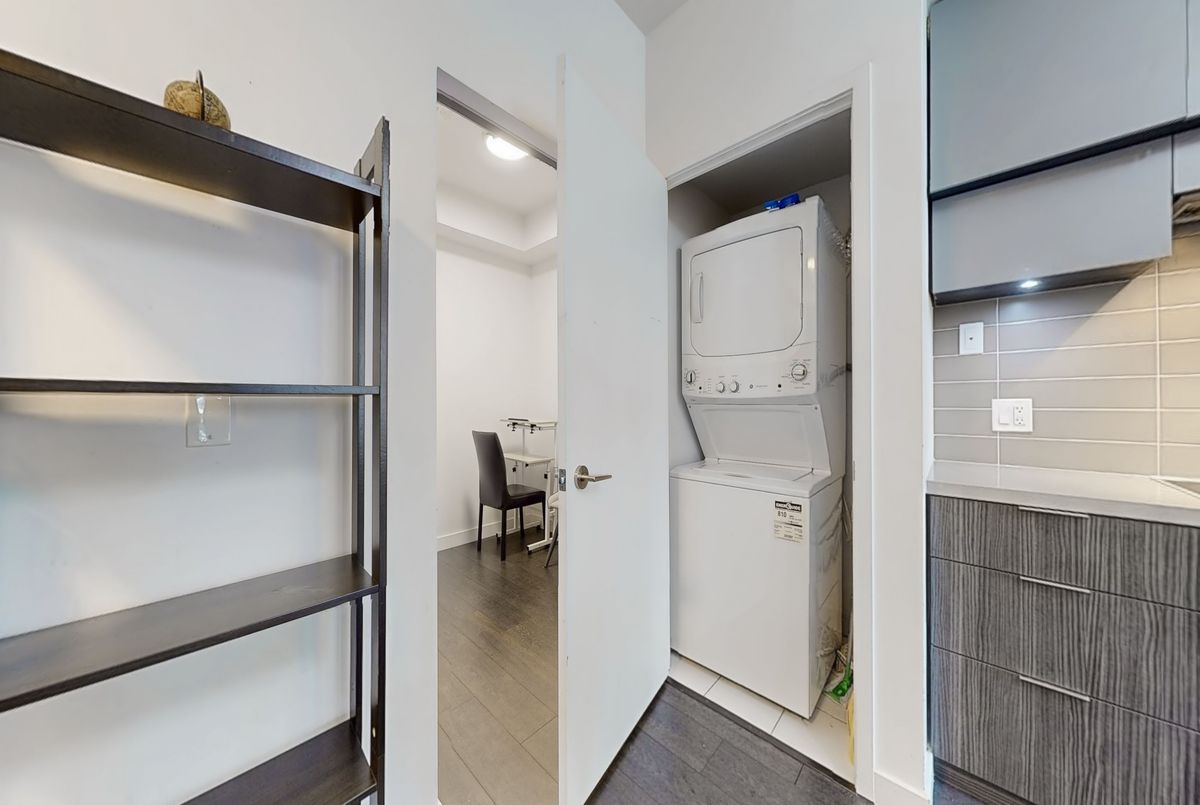 8 Eglinton Avenue E Toronto 8 Eglinton Avenue E Toronto