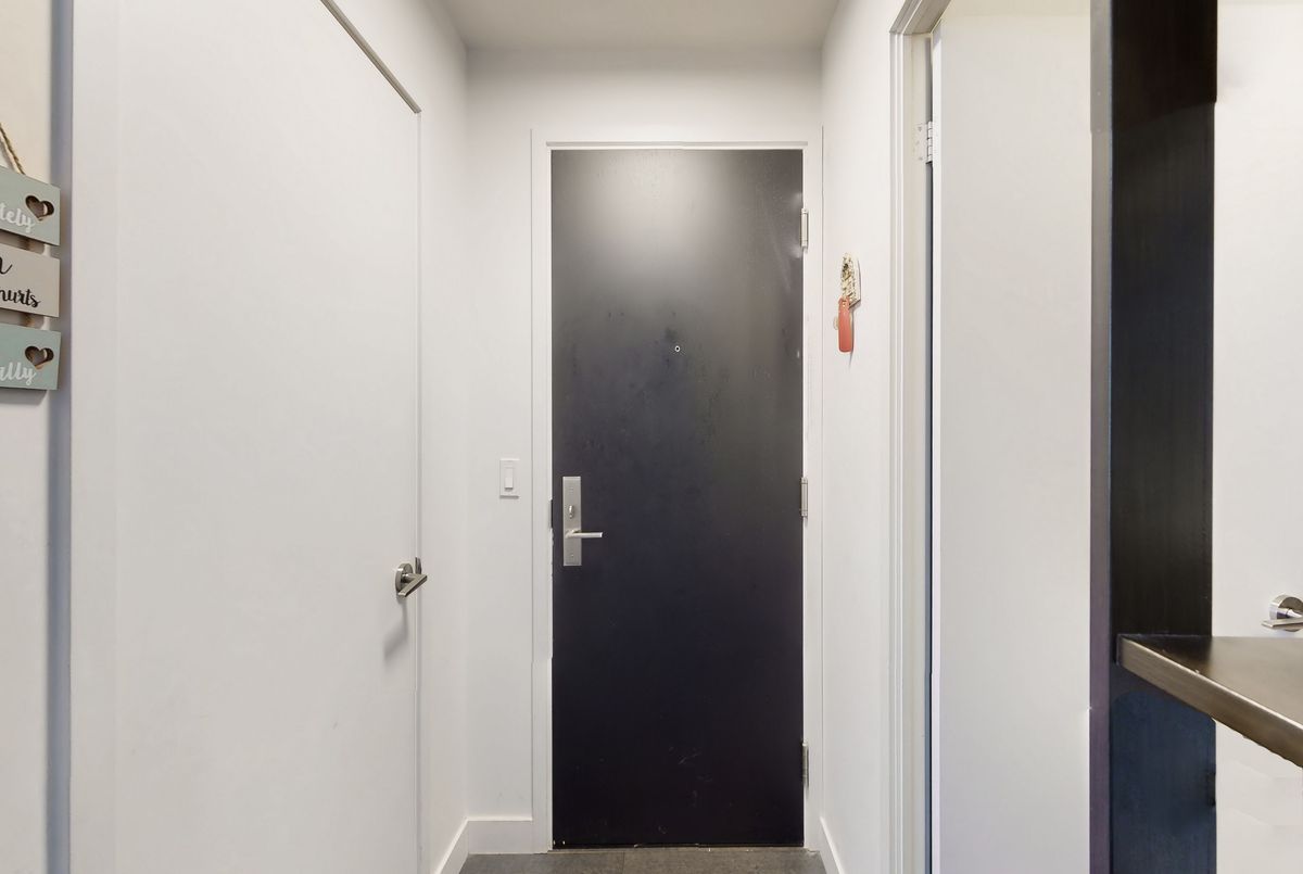 8 Eglinton Avenue E Toronto 8 Eglinton Avenue E Toronto