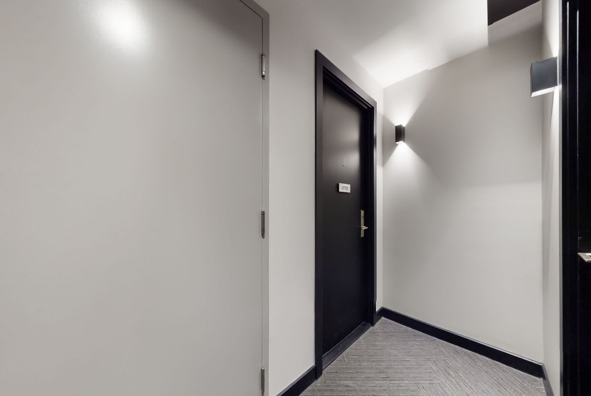 8 Eglinton Avenue E Toronto 8 Eglinton Avenue E Toronto