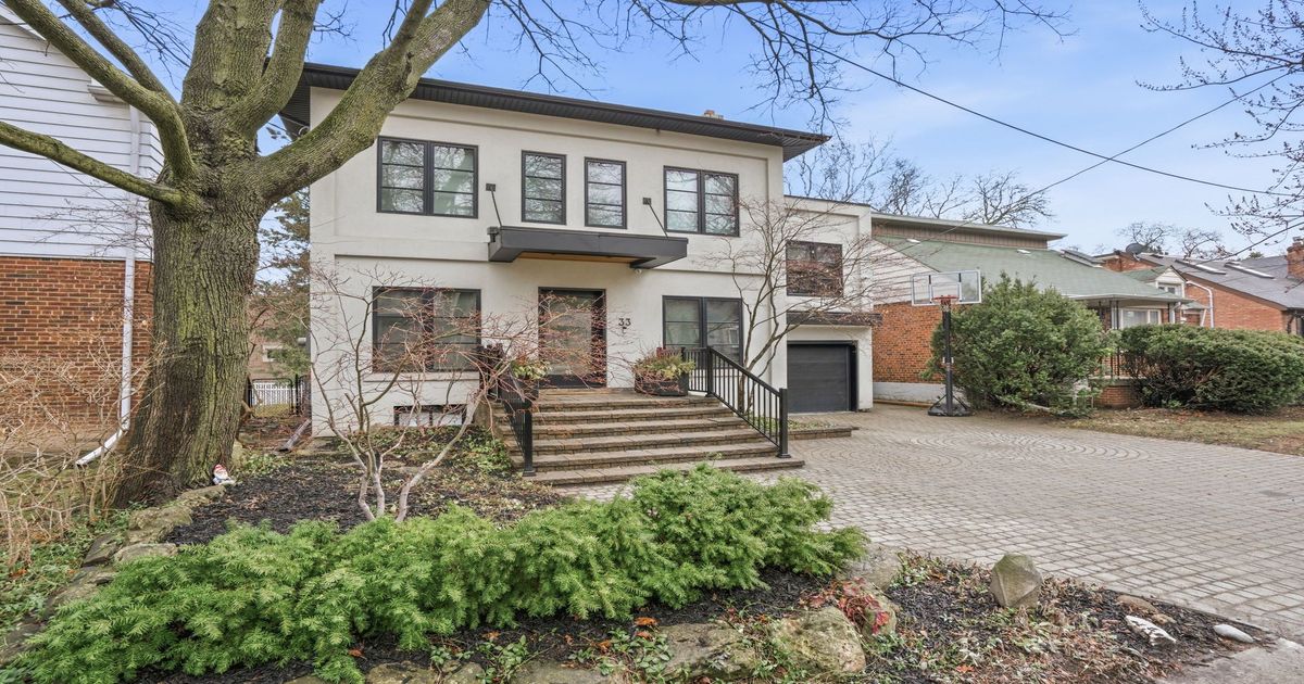 33 Nesbitt Drive Toronto