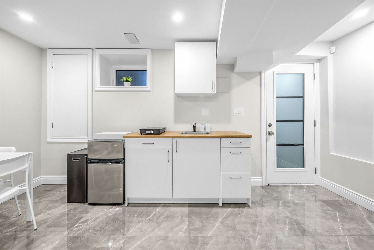623 Dupont Street Toronto 623 Dupont Street Toronto