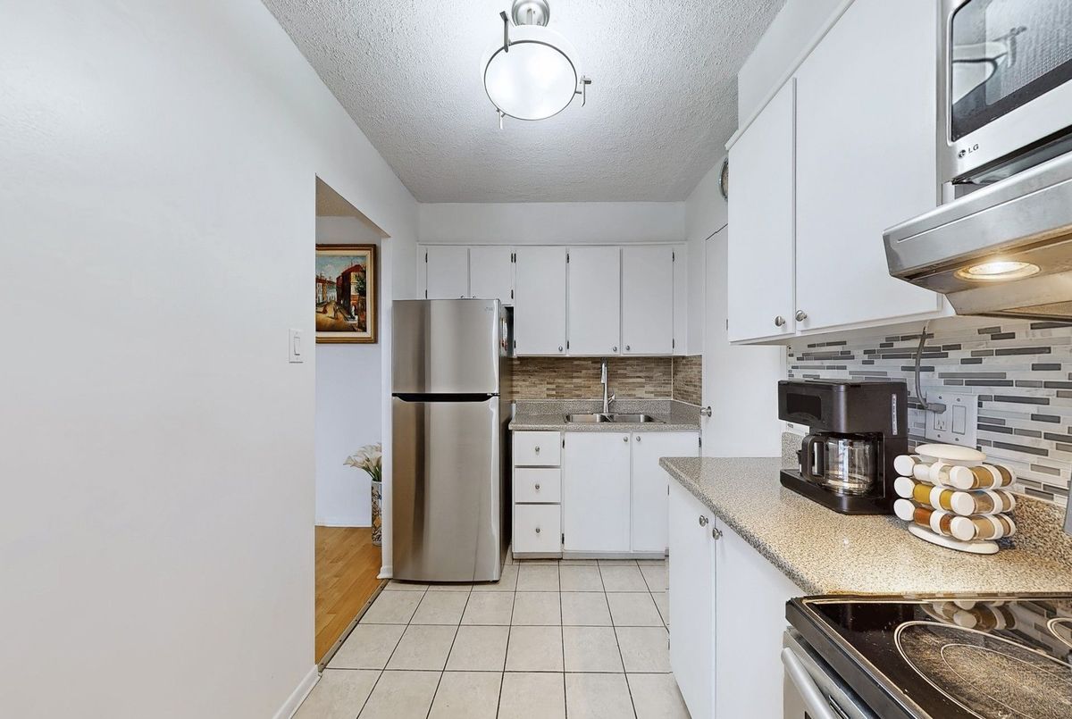 5 Parkway Forest Drive Toronto 5 Parkway Forest Drive Toronto