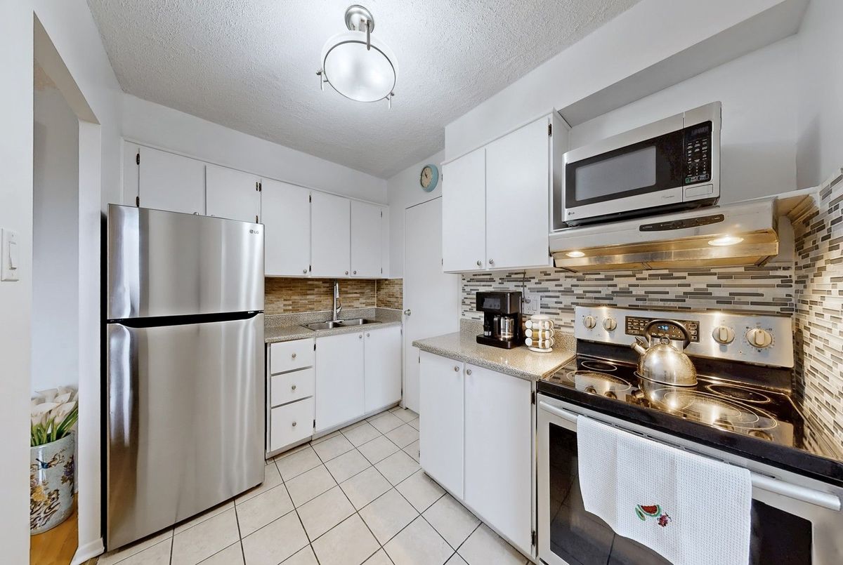 5 Parkway Forest Drive Toronto 5 Parkway Forest Drive Toronto