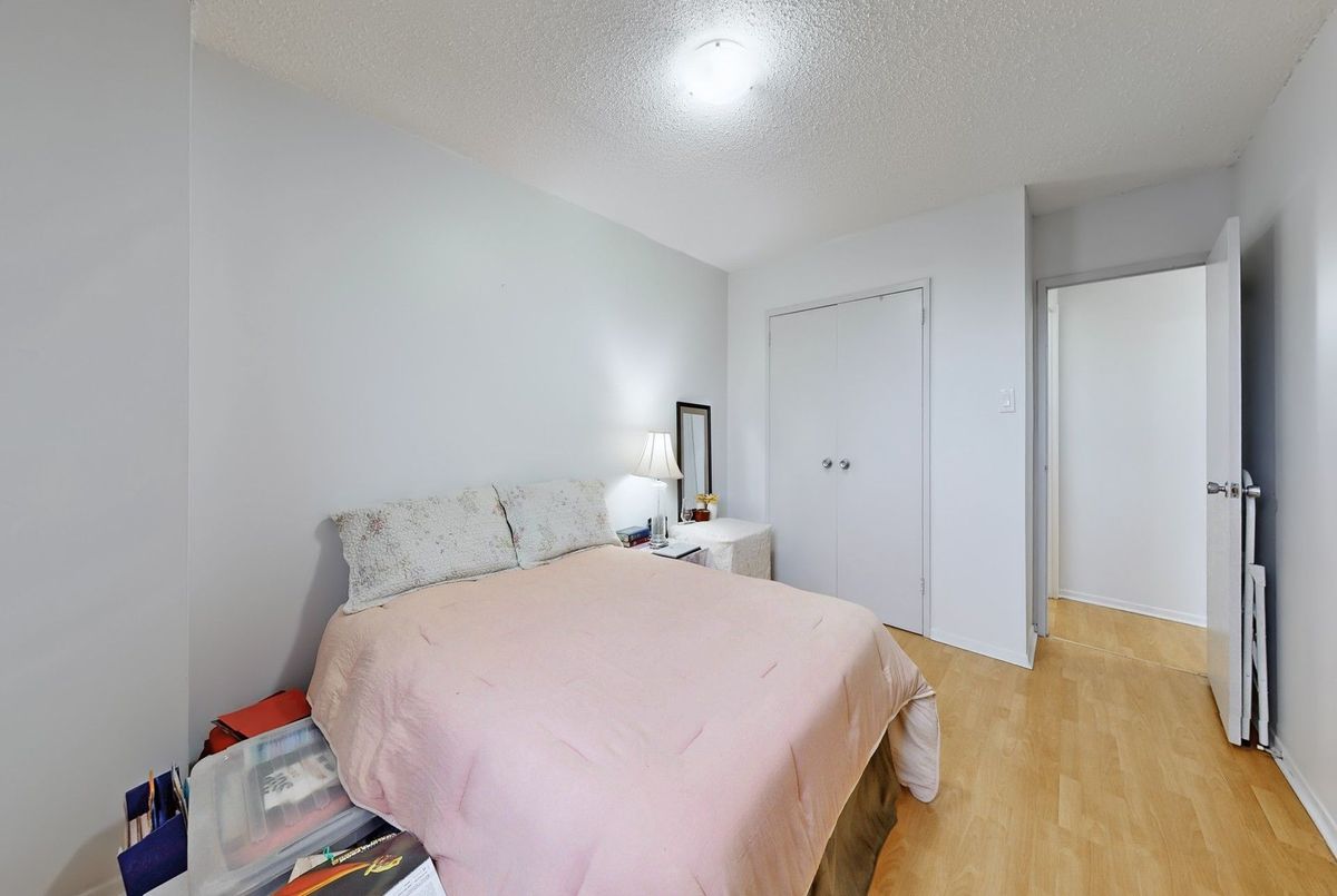 5 Parkway Forest Drive Toronto 5 Parkway Forest Drive Toronto