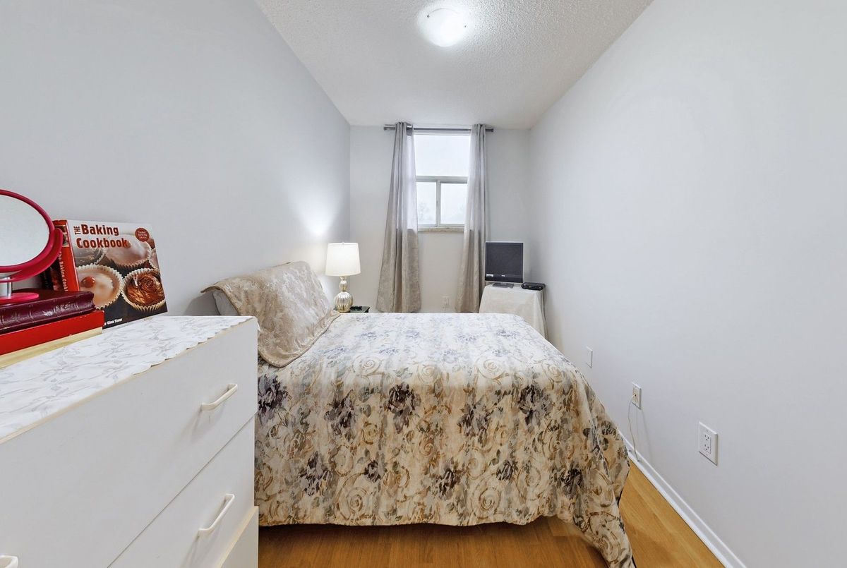 5 Parkway Forest Drive Toronto 5 Parkway Forest Drive Toronto