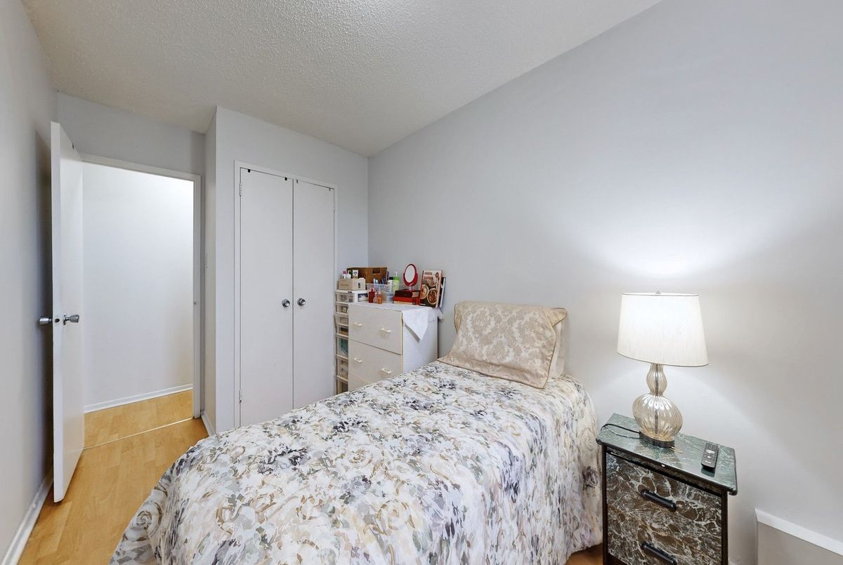 5 Parkway Forest Drive Toronto 5 Parkway Forest Drive Toronto