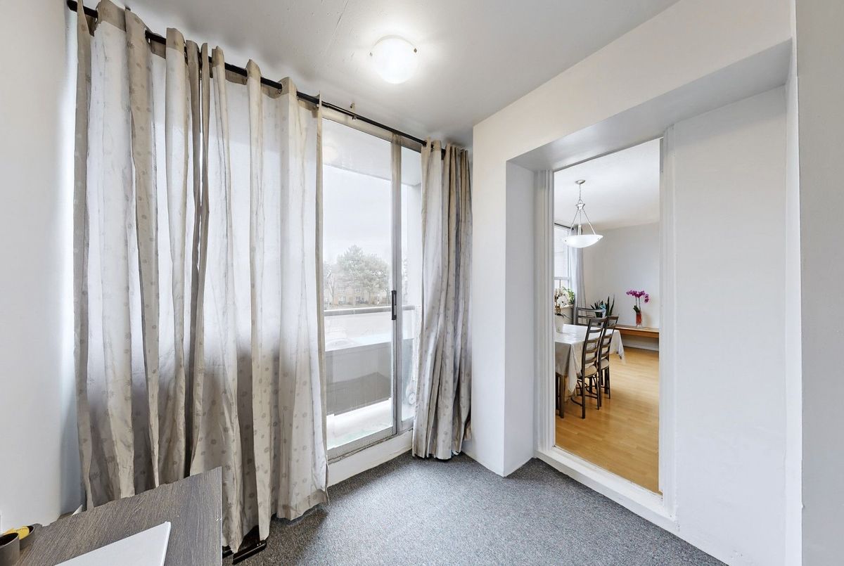 5 Parkway Forest Drive Toronto 5 Parkway Forest Drive Toronto