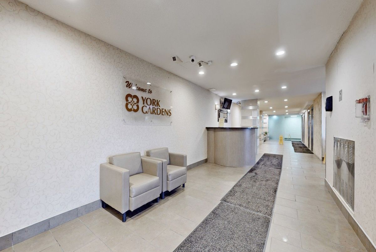 5 Parkway Forest Drive Toronto 5 Parkway Forest Drive Toronto