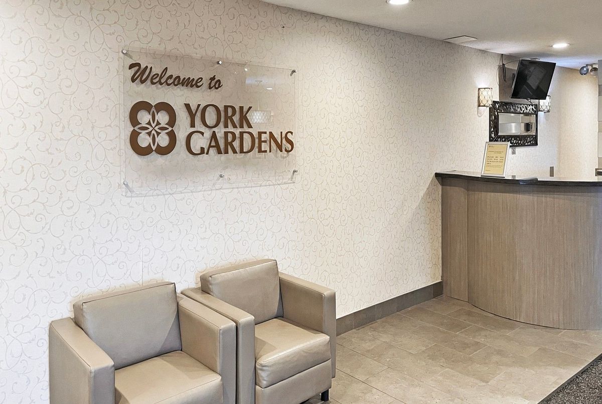 5 Parkway Forest Drive Toronto 5 Parkway Forest Drive Toronto