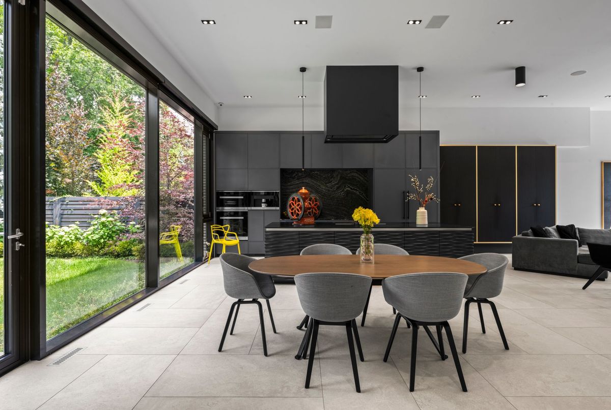 108 Stratford Crescent Toronto 108 Stratford Crescent Toronto