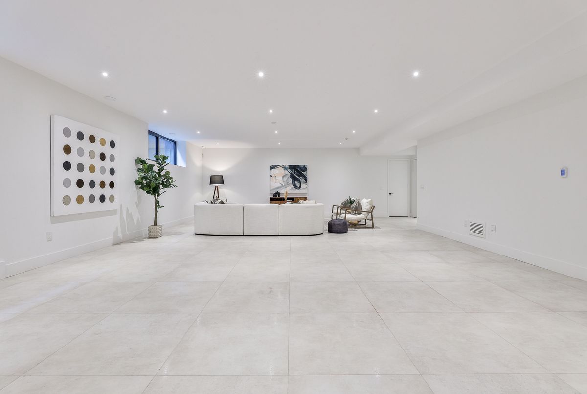 108 Stratford Crescent Toronto 108 Stratford Crescent Toronto