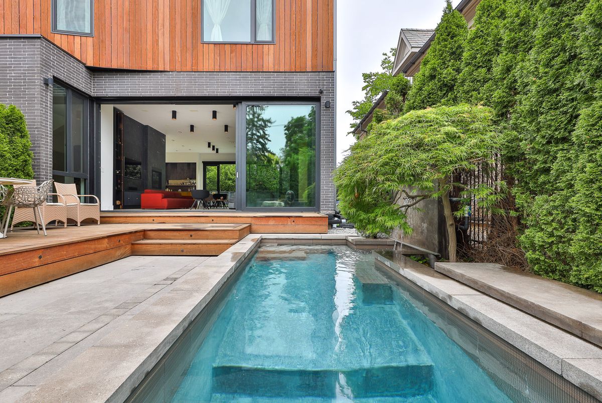 108 Stratford Crescent Toronto 108 Stratford Crescent Toronto