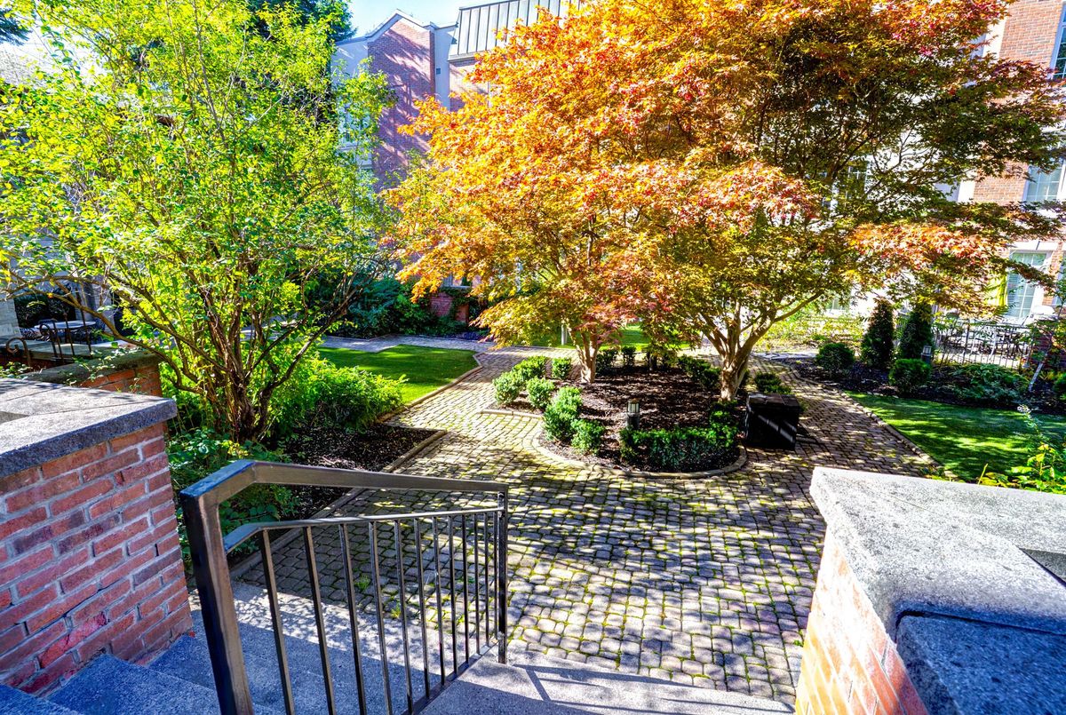 2 Doncliffe Place Toronto 2 Doncliffe Place Toronto