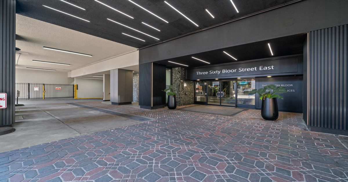360 Bloor Street E Toronto