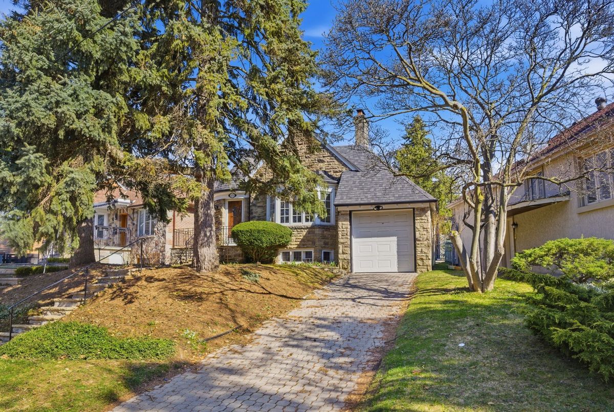 222 Chaplin Crescent Toronto 222 Chaplin Crescent Toronto