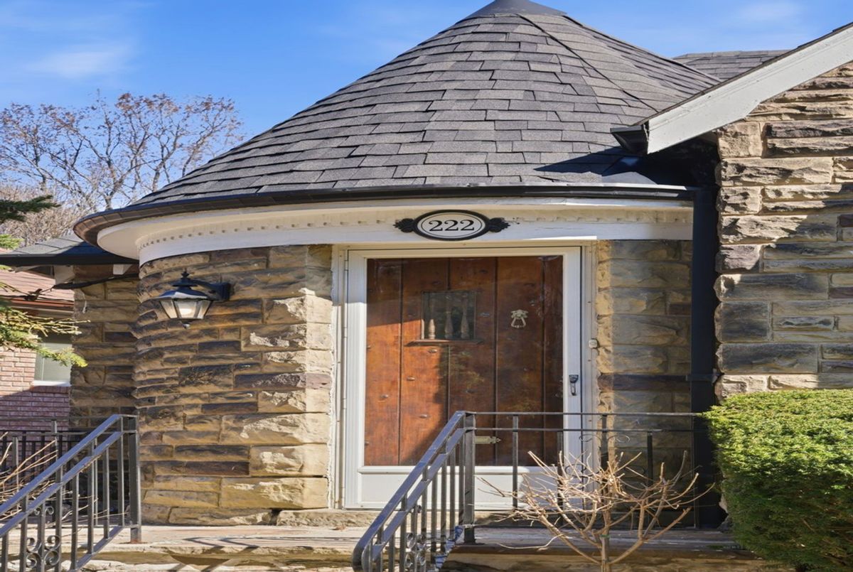 222 Chaplin Crescent Toronto 222 Chaplin Crescent Toronto
