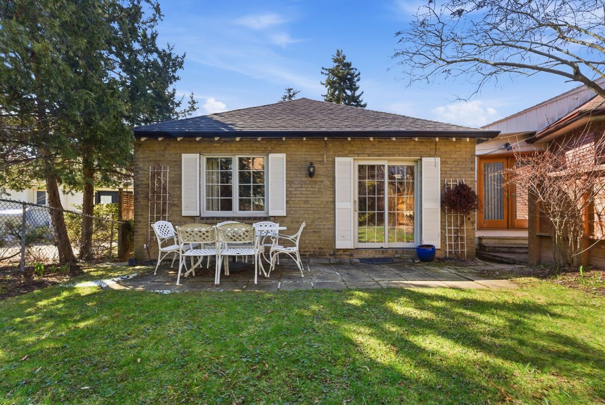 222 Chaplin Crescent Toronto 222 Chaplin Crescent Toronto