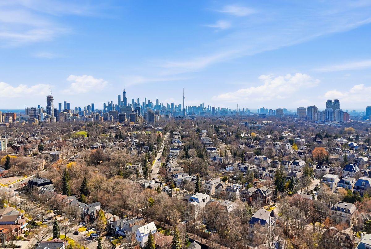 222 Chaplin Crescent Toronto 222 Chaplin Crescent Toronto