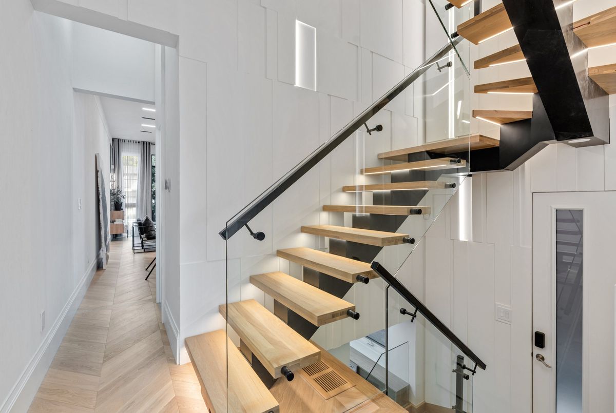 566 Delaware Avenue N Toronto 566 Delaware Avenue N Toronto