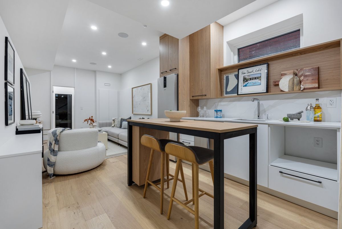 566 Delaware Avenue N Toronto 566 Delaware Avenue N Toronto
