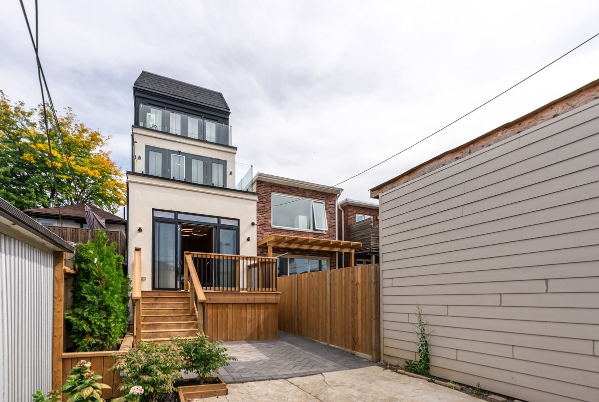 566 Delaware Avenue N Toronto 566 Delaware Avenue N Toronto