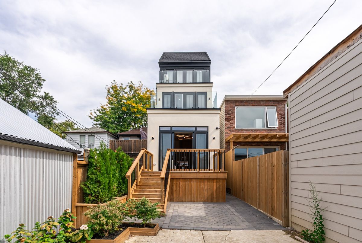 566 Delaware Avenue N Toronto 566 Delaware Avenue N Toronto