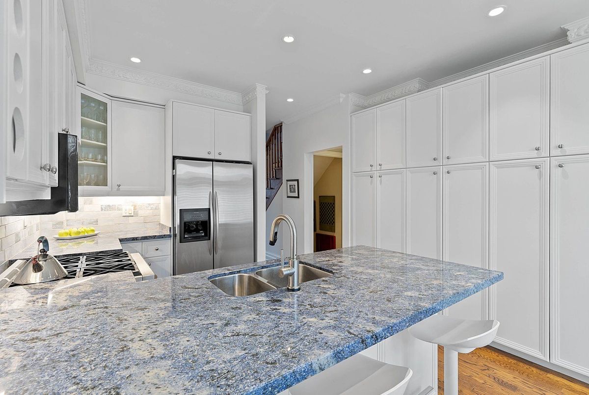 21 Castlefield Avenue Toronto 21 Castlefield Avenue Toronto