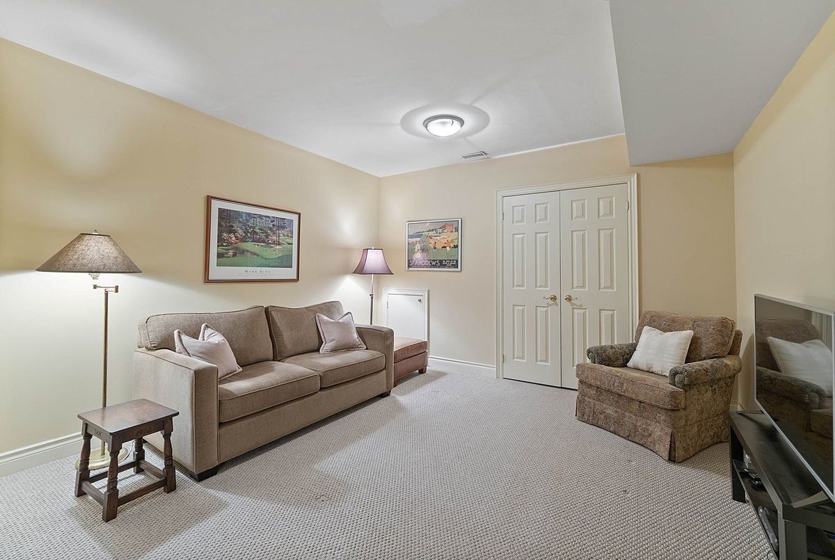 21 Castlefield Avenue Toronto 21 Castlefield Avenue Toronto