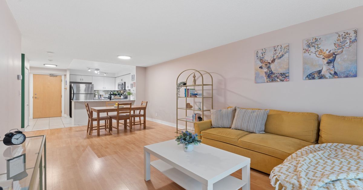 212 Eglinton Avenue E Toronto