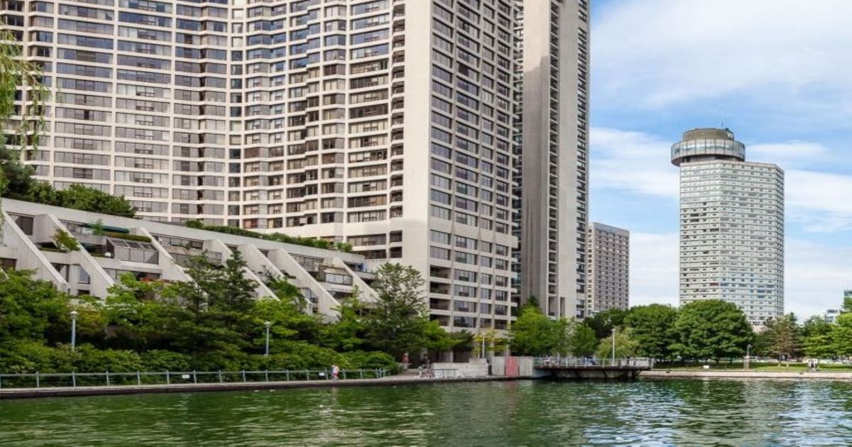 33 Harbour Square Toronto