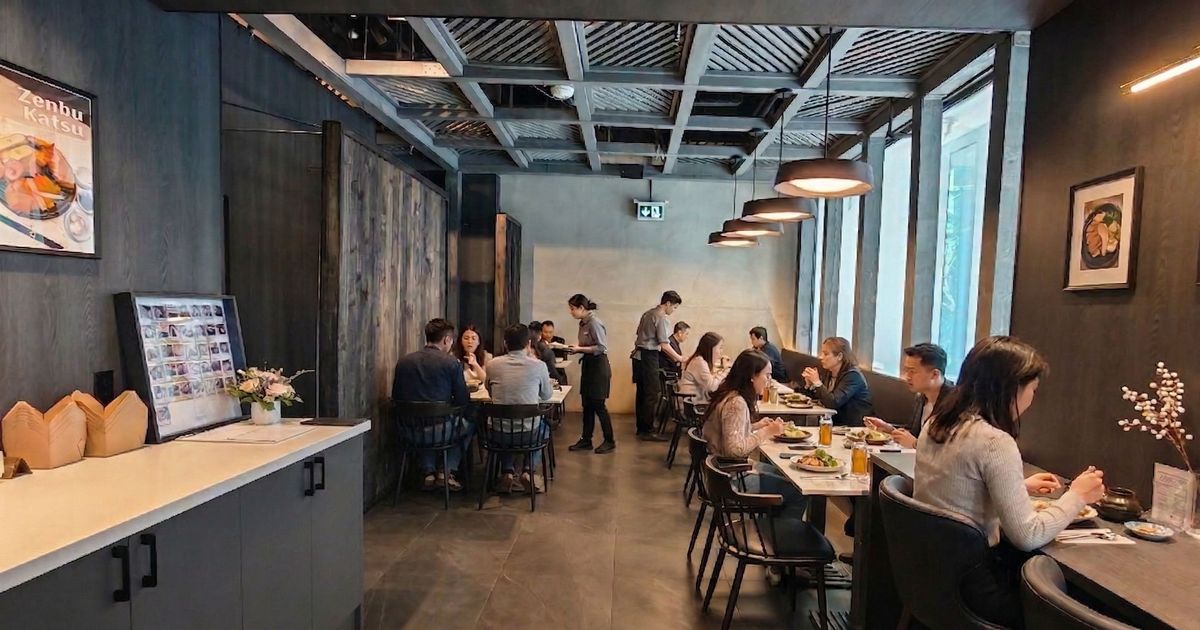 6 Eglinton Avenue E Toronto