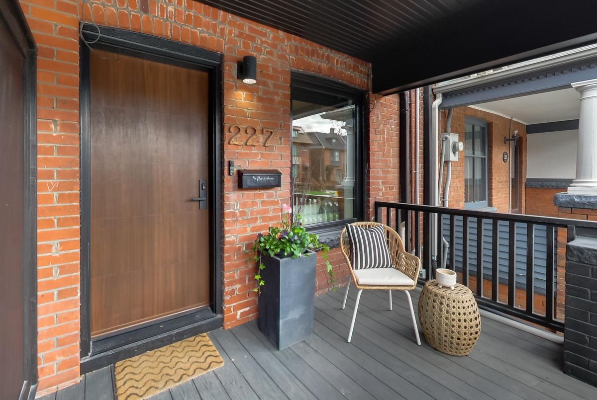 227 Howland Avenue Toronto 227 Howland Avenue Toronto