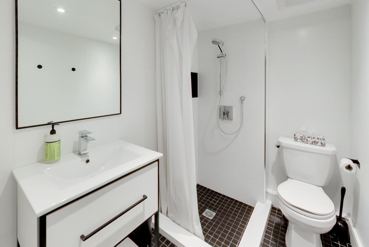 227 Howland Avenue Toronto 227 Howland Avenue Toronto