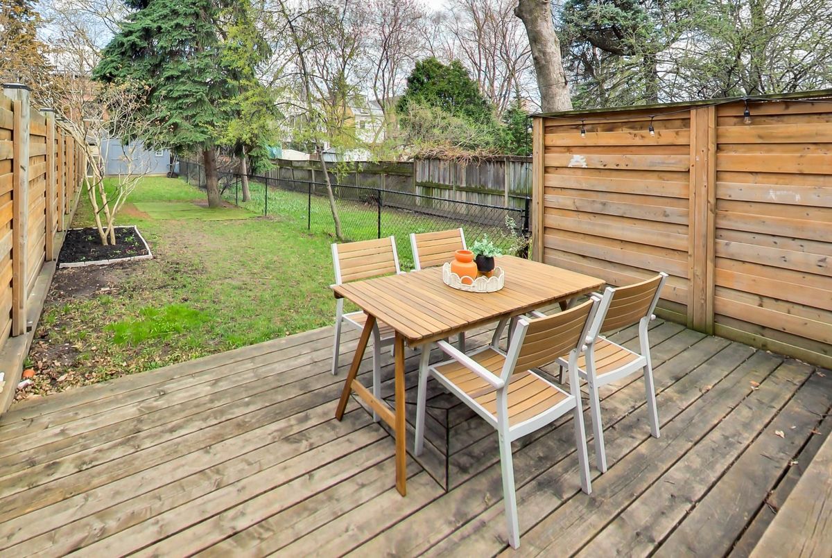 227 Howland Avenue Toronto 227 Howland Avenue Toronto