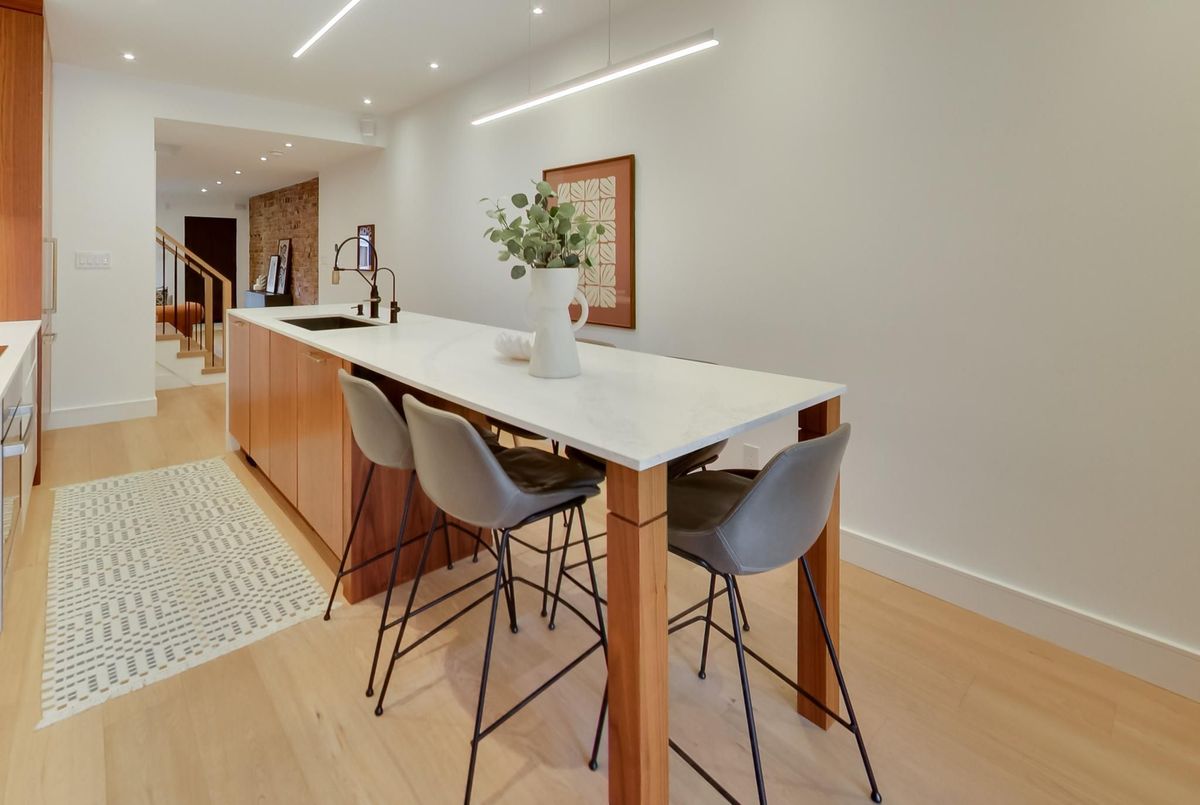 227 Howland Avenue Toronto 227 Howland Avenue Toronto