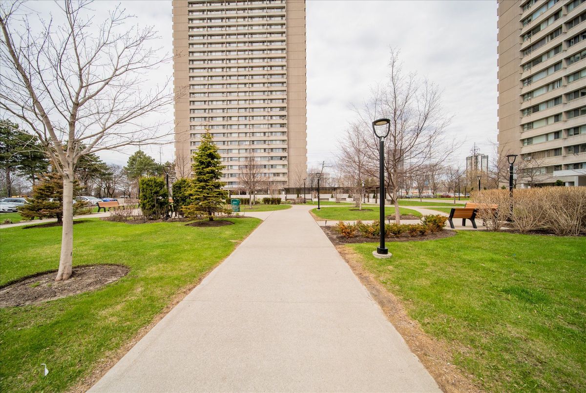 725 Don Mills Road Toronto 725 Don Mills Road Toronto